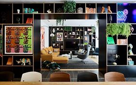 Citizenm London Victoria Station Hotel